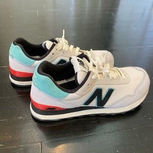 New balance tennis shoes